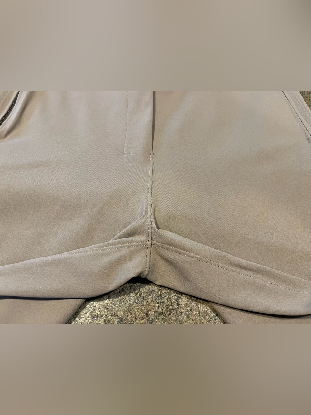 Lululemon Smooth Fit Pull-On High-
Rise Pant *Regular, size 8, tauptastic colour - Picture 9 of 13